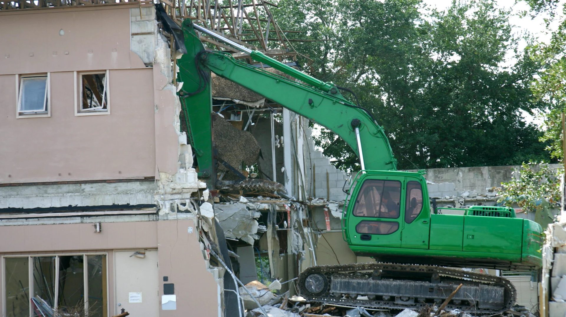 Demolări în România: Taxe și cheltuieli ascunse, ignorate de mulți