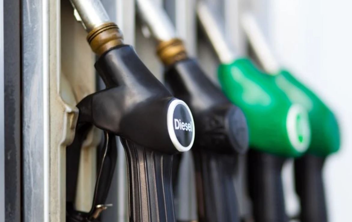 Motorina, sub 9 lei azi. Scumpirea carburanților, oprită în România