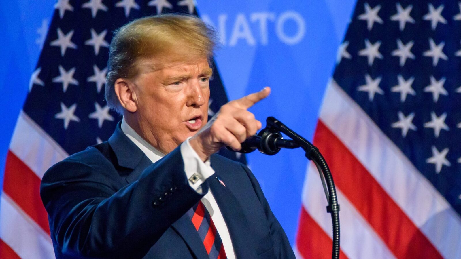 Trump ordonă: Marina SUA blochează strâmtoarea Hormuz, oprește navele!