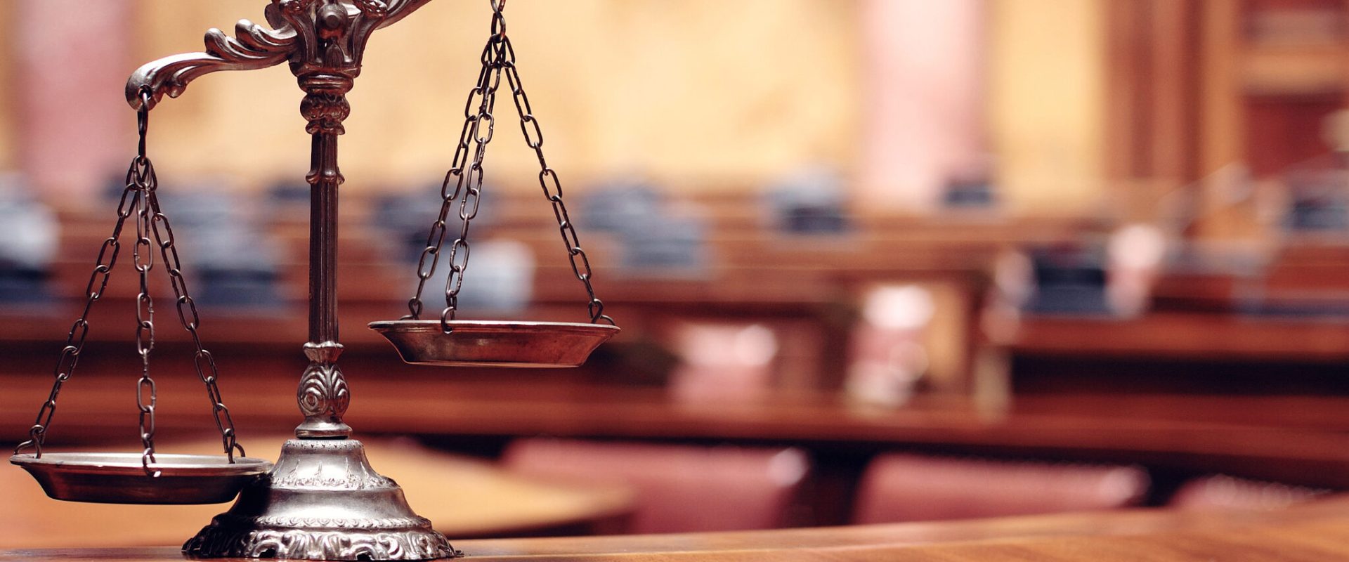 Dosar DNA la Argeș: Vicepreședinte și șefa de la asistență socială, trimiși în judecată