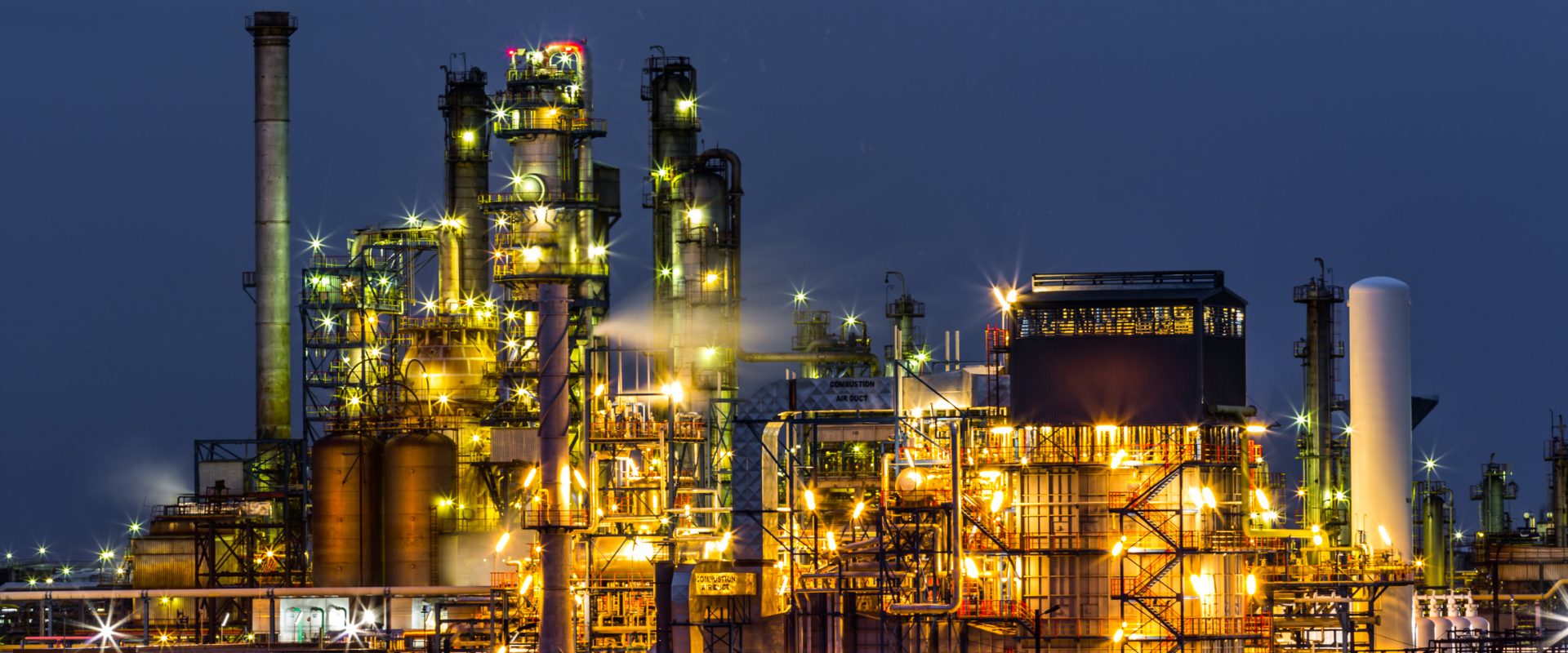 De ce au dispărut rafinăriile din România pe fondul crizei petrolului? Explicațiile Energiei