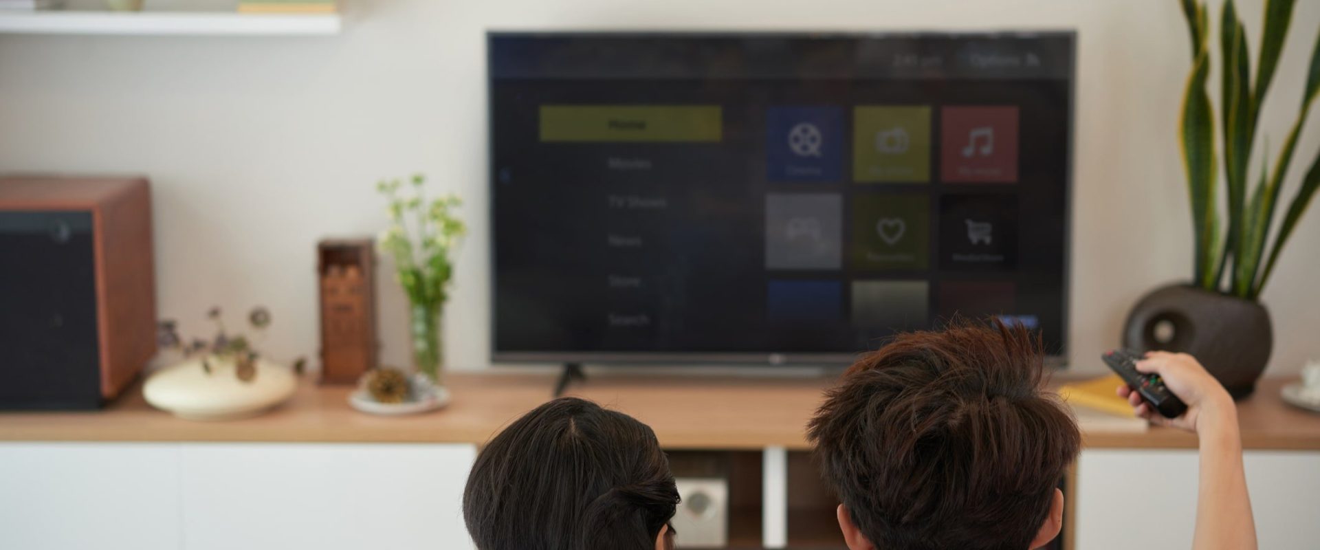 Smart tv: Giganții tv cer UE intervenție, amenință pericolul pentru consumatori