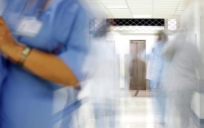 Rogobete schimbă gărzile-n spital: Mai multe operații, ture și-n blocul operator