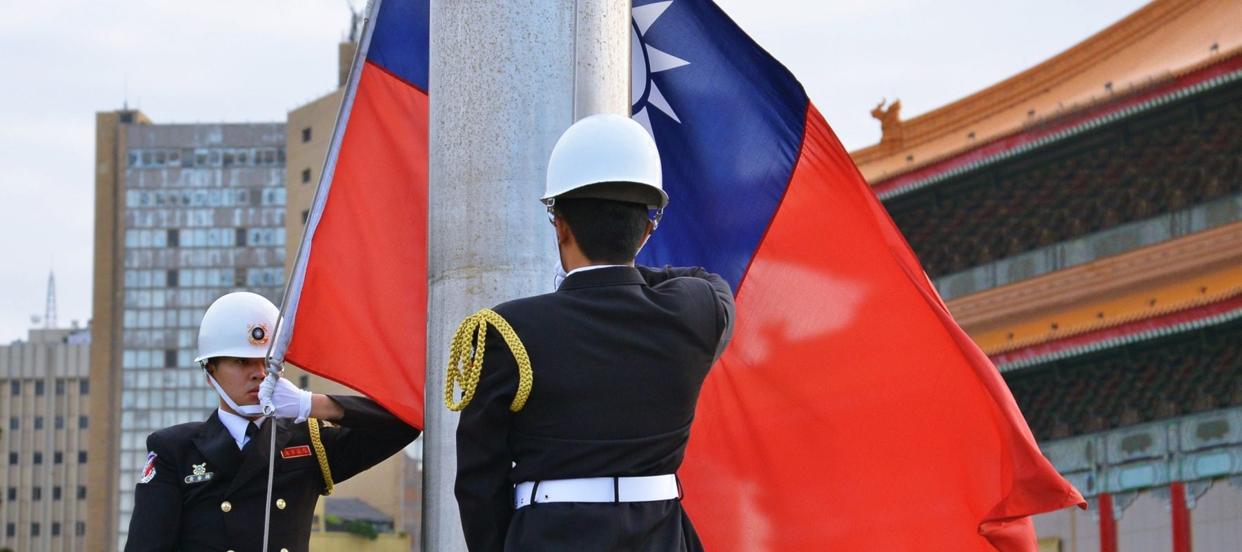 Taiwan: Zece acuzați de spionaj pentru Beijing. Militari jurați de credință Chinei