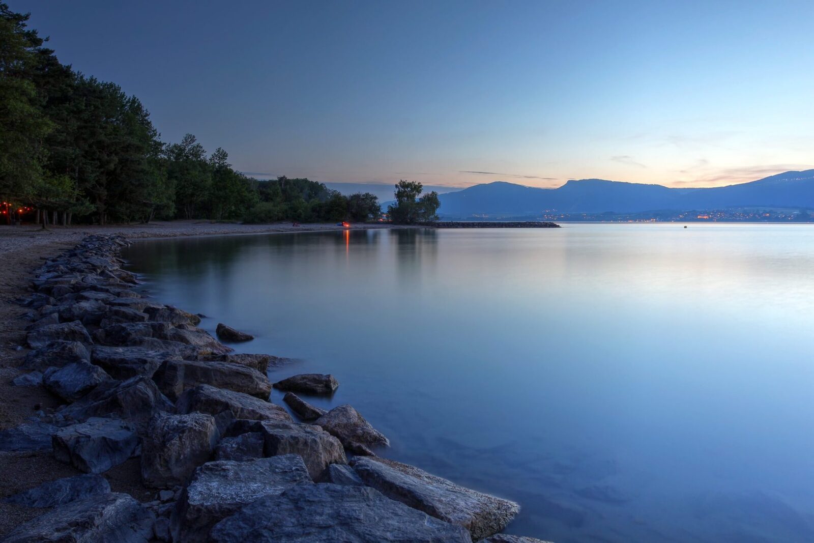 Arheologii scot comori romanești din lacul elvețian: 1.000 de artefacte