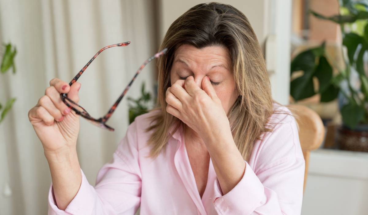 Ce te doare capul dimineața? Dr. Ghilință: „Cefaleea bruscă e urgență!”