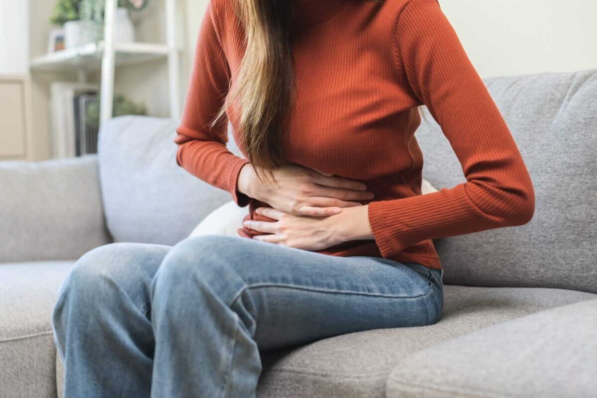 Endometrioza, pericol digestiv ascuns: Cum pare banalul, dar e ginecologic