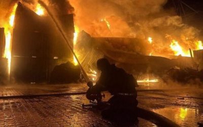 Doi tineri, arestați preventiv după incendiul din Galați