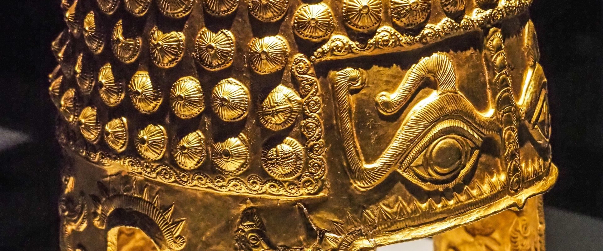 Procesul coifului dacic de la Coțofenești, tot mai încâlcit