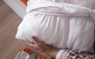 Cât de des schimbi fața de pernă? Află secretul pentru somnul perfect