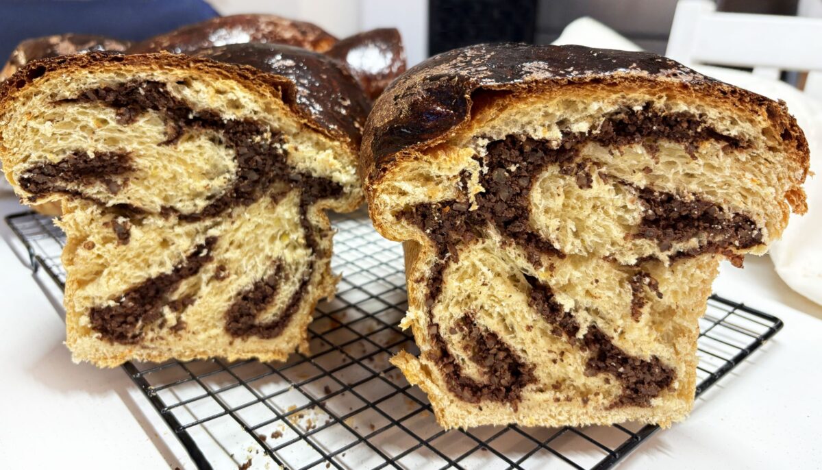 Cozonacul perfect: Rețeta secretă, pufos și care se rupe în fâșii