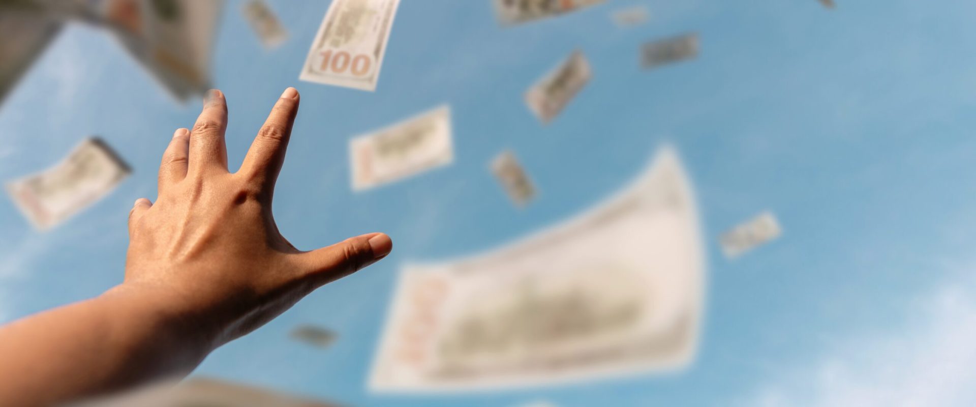 După o ceartă cu familia, o femeie a aruncat 160.000 de dolari