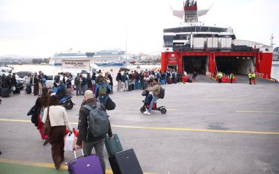 Ultimul val de plecări: Aglomerație infernală în porturile din Attica