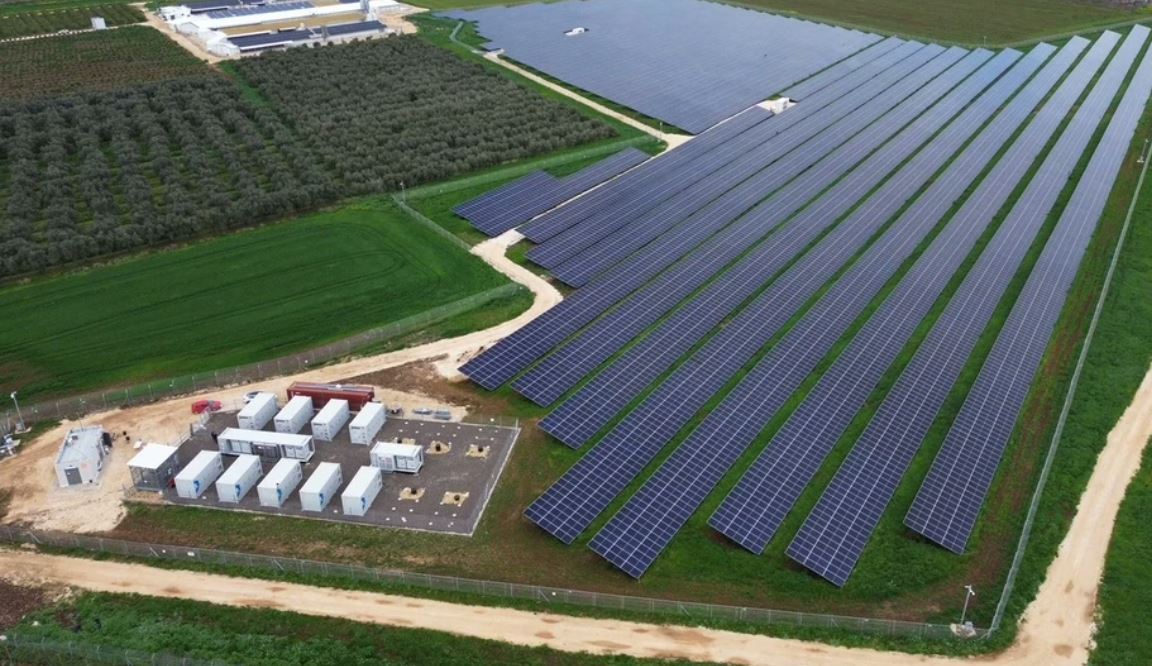Baterie uriașă de energie în Brașov: Israelienii de la Econergy investesc, așteaptă ANRE