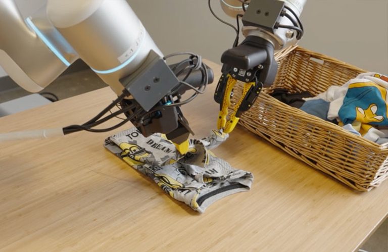 Robotul gen-1 intră în case: Promite curățenie ca un om, fără greșeli