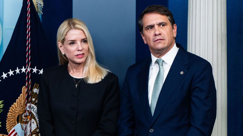 Trump, furia la Casa Albă: Pam Bondi, demisă din funcție