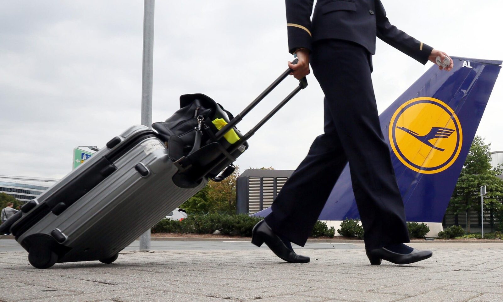 Lufthansa: Piloții anunță o nouă grevă, haos în zborurile spre România