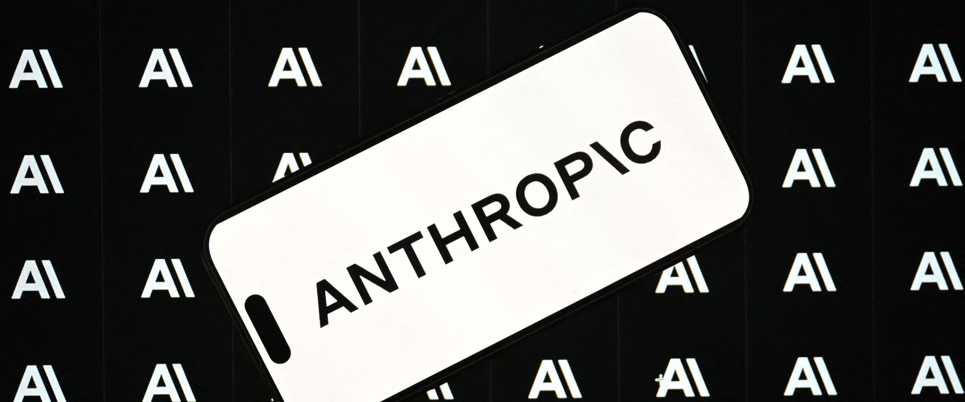 Mythos, AI-ul care sperie: Atacuri cibernetice mai rapide, guvernele în alertă!