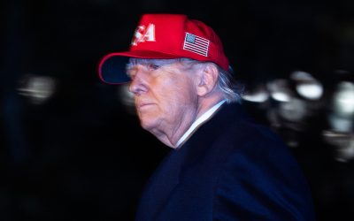 Trump, lovit de inflație: Prețul benzinei explodează în SUA, românii se uită cu jind