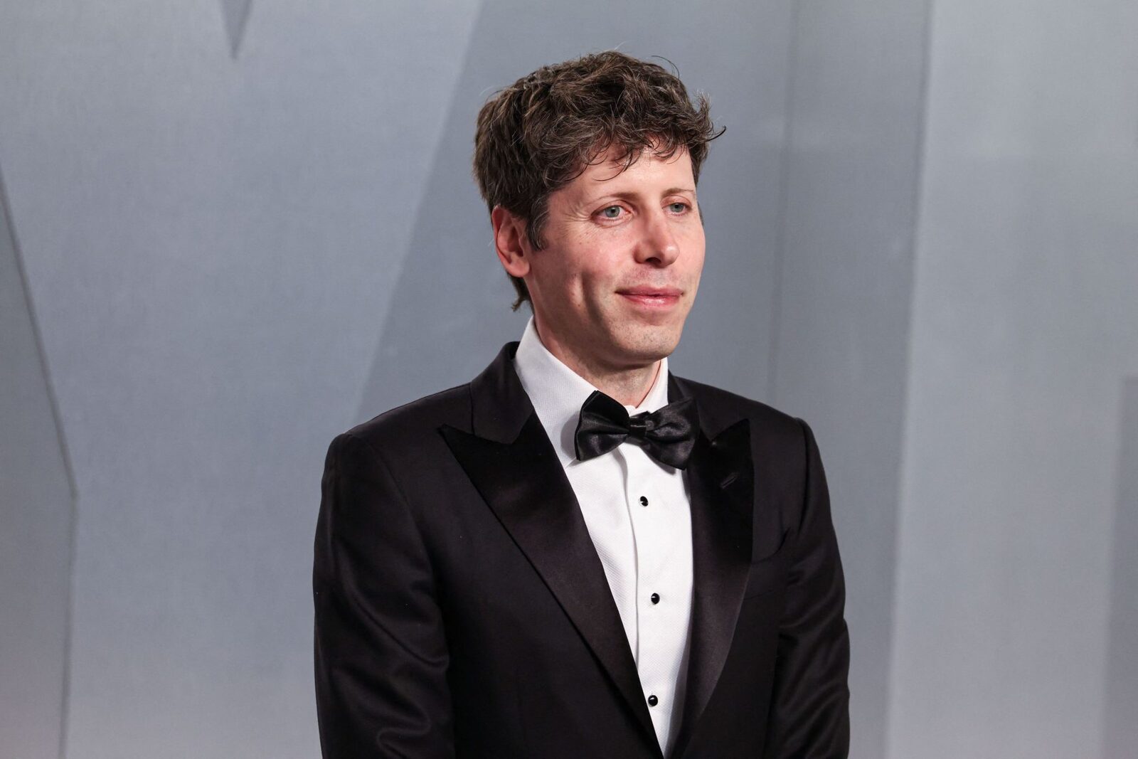 Schimbare dramatică la OpenAI: Sam Altman, contestat de investitori. Evaluare de 852 miliarde dolari, în pericol