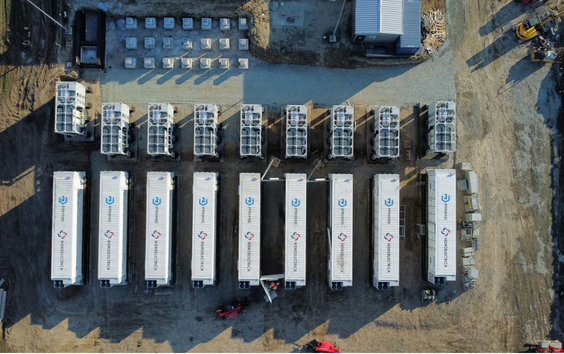 Hidroelectrica investește masiv în baterii: 2000 MWh, prima gata curând!