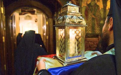 Sfânta Lumină ajunge la București din Ierusalim, pe fondul războiului