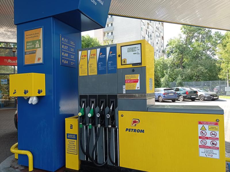 Benzina s-a ieftinit la Petrom, dar o rețea a scumpit combustibilul