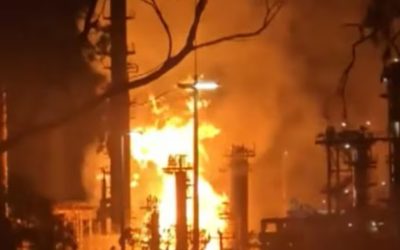 Incendiu violent la o rafinărie din AUSTRALIA