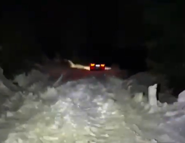 Bărbat și fiul său, prinși-n nămeți de Înviere pe munte!