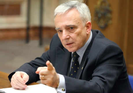 Isărescu, atac la politicieni: „Schimbați ROBOR și IRCC dacă nu vă plac!”