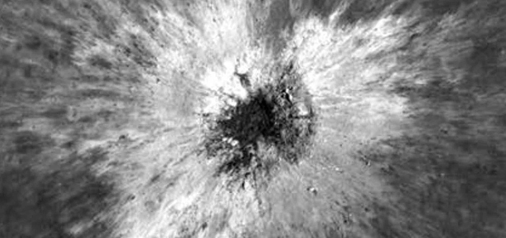 Nou crater, de 225 metri, pe Lună. NASA prezintă imagini uluitoare