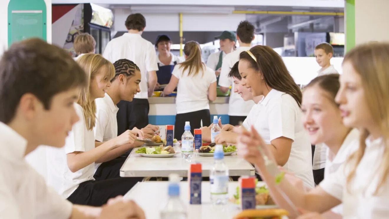 Marea Britanie: Zahărul și prăjelile, interzise în școli. Copiii, protejați de obezitate