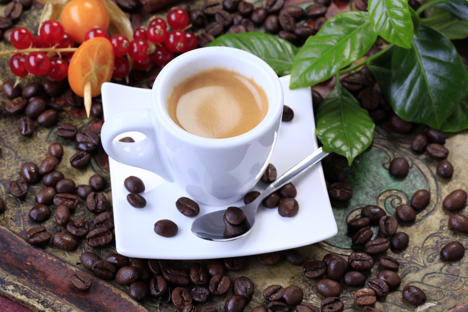 Cum transformă fizica, de la Newton la particule, cafeaua ta
