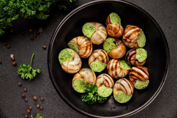 Bărbat cu pielea verde: Un aliment șocant a schimbat culoarea!