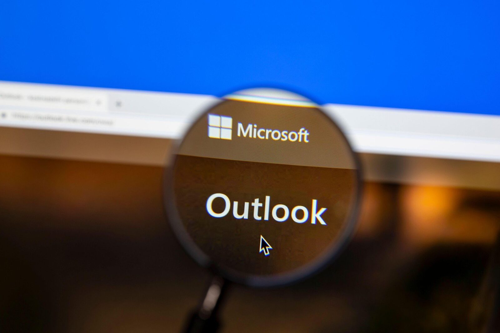 Microsoft repară outlook-ul: Emailurile blocate pot fi trimise din nou