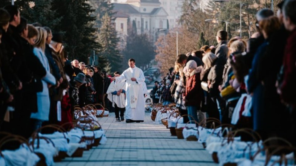 Miercurea-Ciuc: Sărbătoare pascală uriașă, cu sfințirea bucatelor