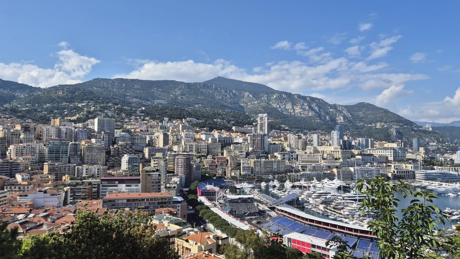 Akhmetov, magnatul ucrainean, dă 471 milioane euro pe un apartament în Monaco