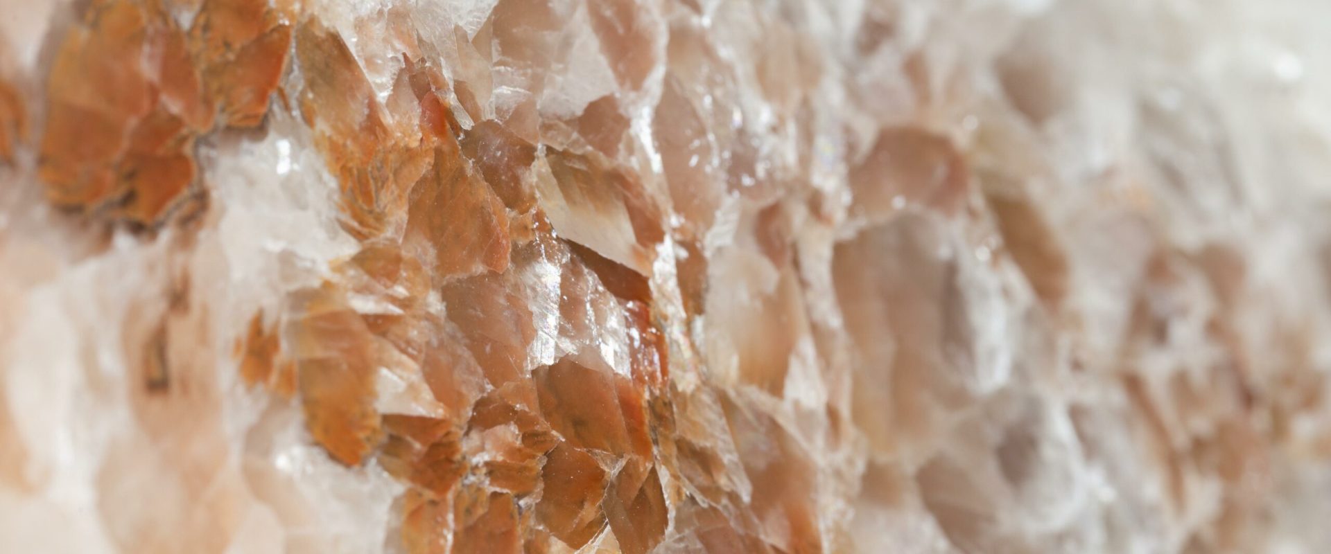 Dolomita sfidează știința: Secretul mineralului dezvăluit după 200 de ani