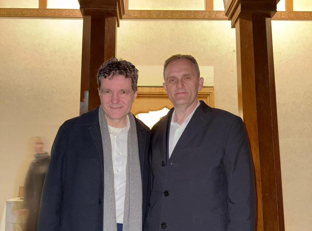 Nicușor Dan, cu șeful PSD Prahova, la mănăstire de Vinerea Mare!