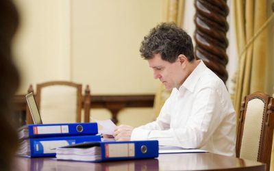 Maghiarii, solidari: Nicușor Dan, felicitări de la Magyar Peter