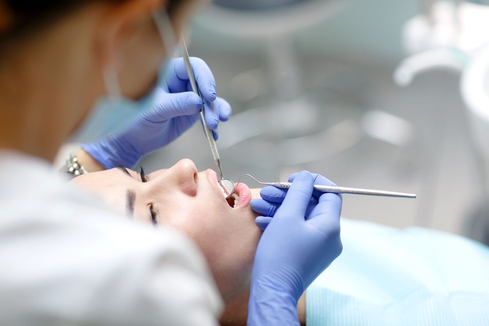 Problemele dentare ignorate: Riscuri grave pentru sănătate dincolo de gură