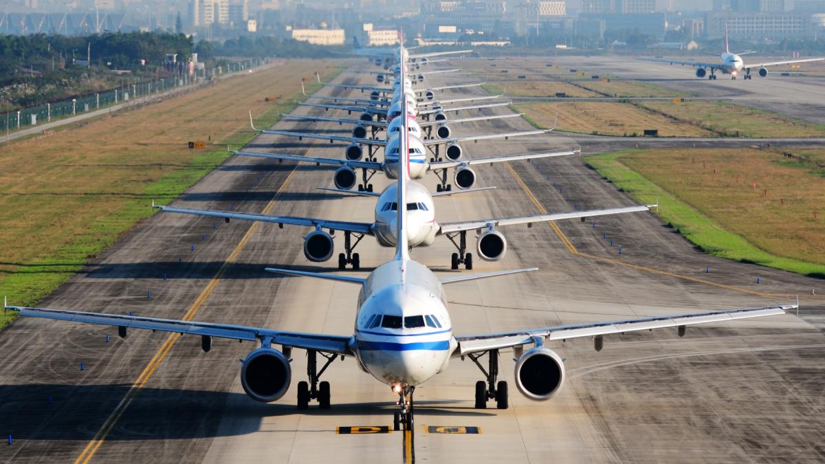 O companie aeriană suspendă zborurile pe timpul verii. Unde nu mai poți zbura