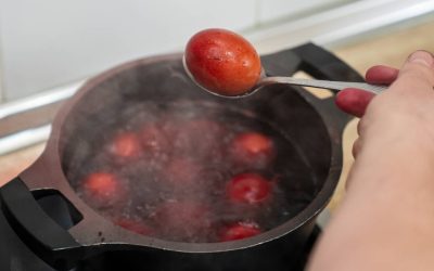 Piatră în stomac după Paște: Semnul clar că ai mâncat prea multe ouă