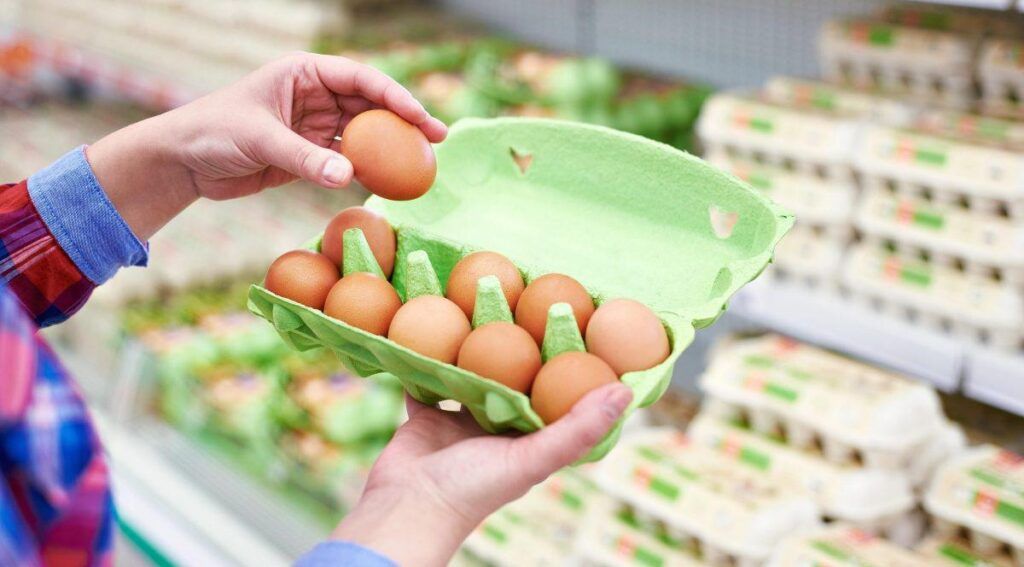 Alertă Sanitară înainte de Paște: Ouă cu Salmonella, retrase de urgentă în România