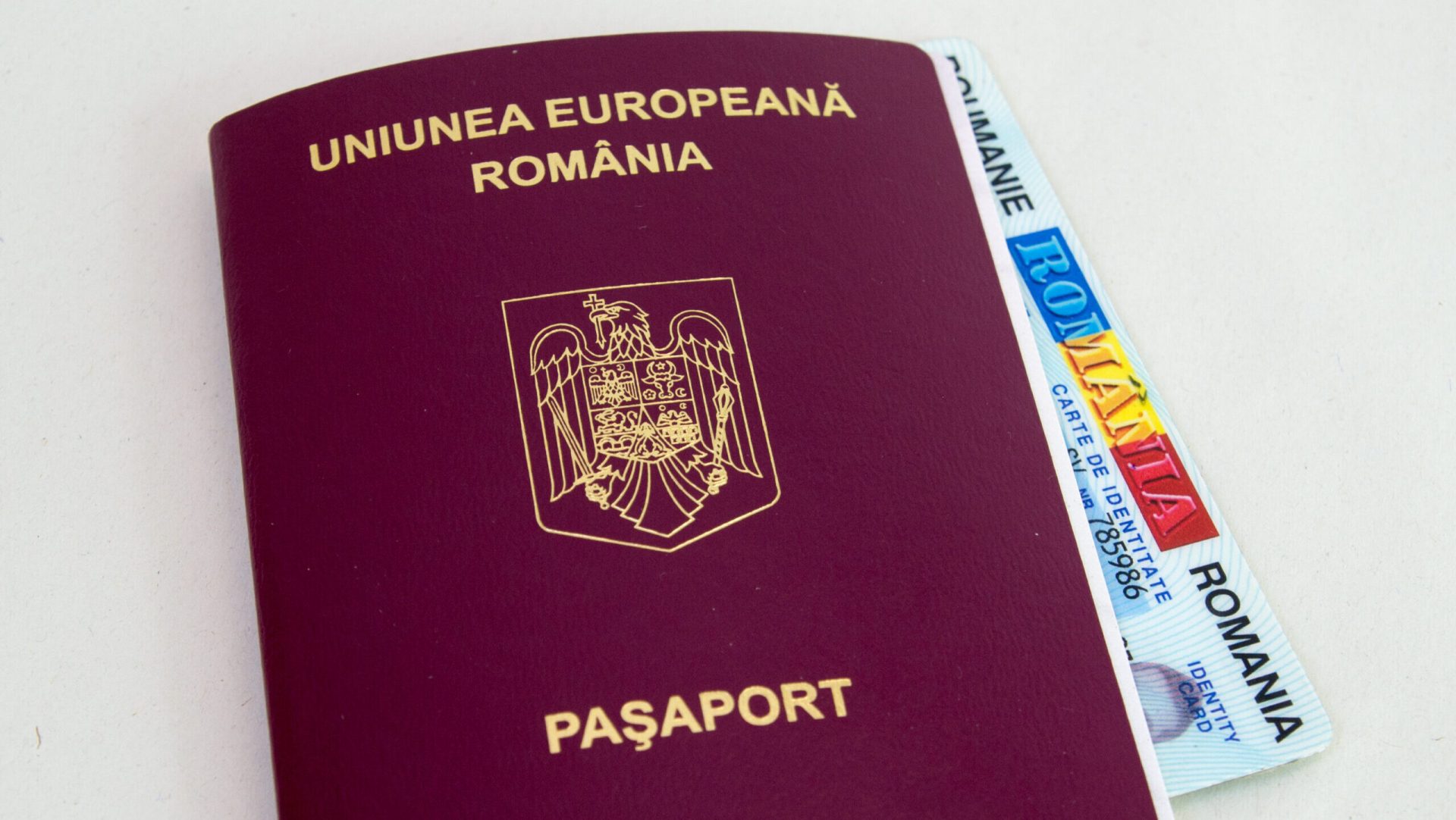 Birocrația costă! Cât plătesc românii în 2026 pentru CI și acte auto