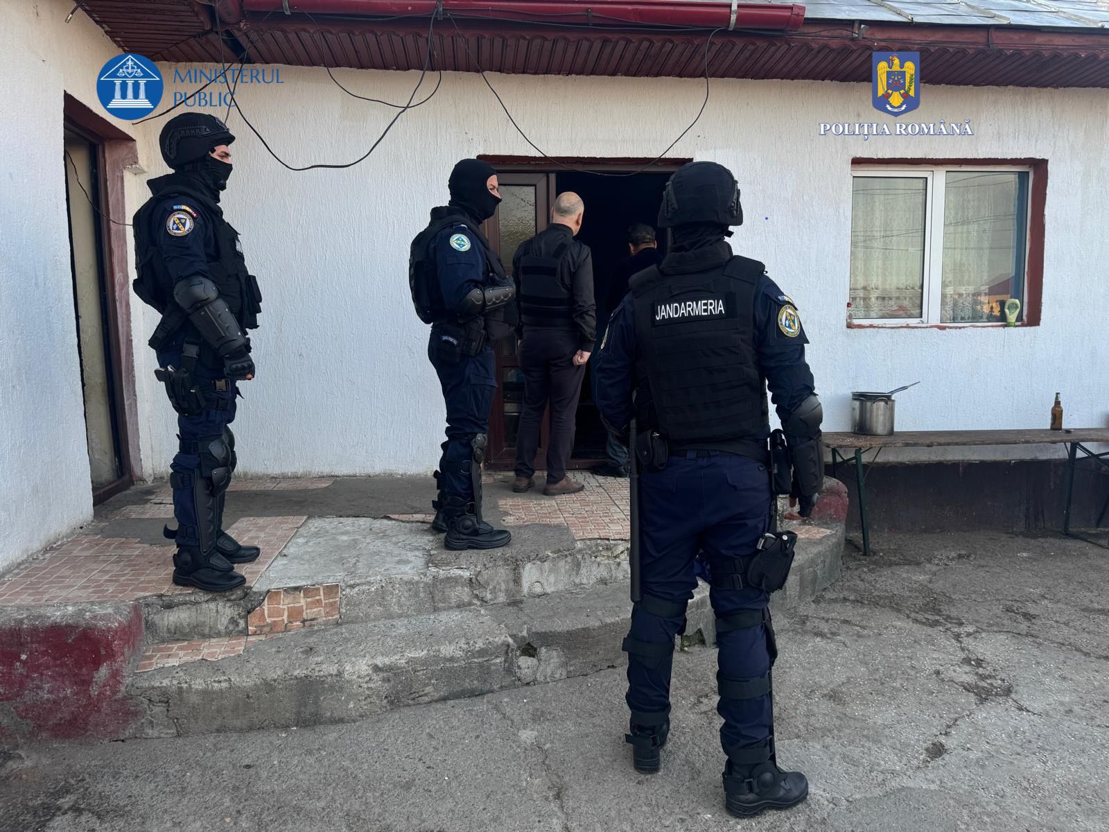 Contrabandă masivă: Zeci de percheziții în țară după 6 milioane de țigarete ilegale