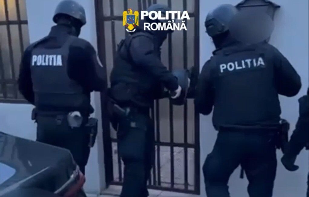 București: Doi bărbați și-o femeie, prinși la furat. Ce au sustras?