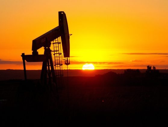OPEC+ mărește producția de petrol, dar războiul scumpește reconstrucția