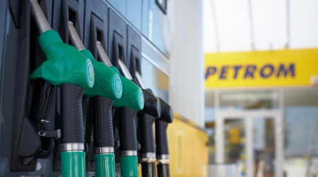 Ieftiniri record la pompă: Benzina și motorina s-au ieftinit de două ori azi!