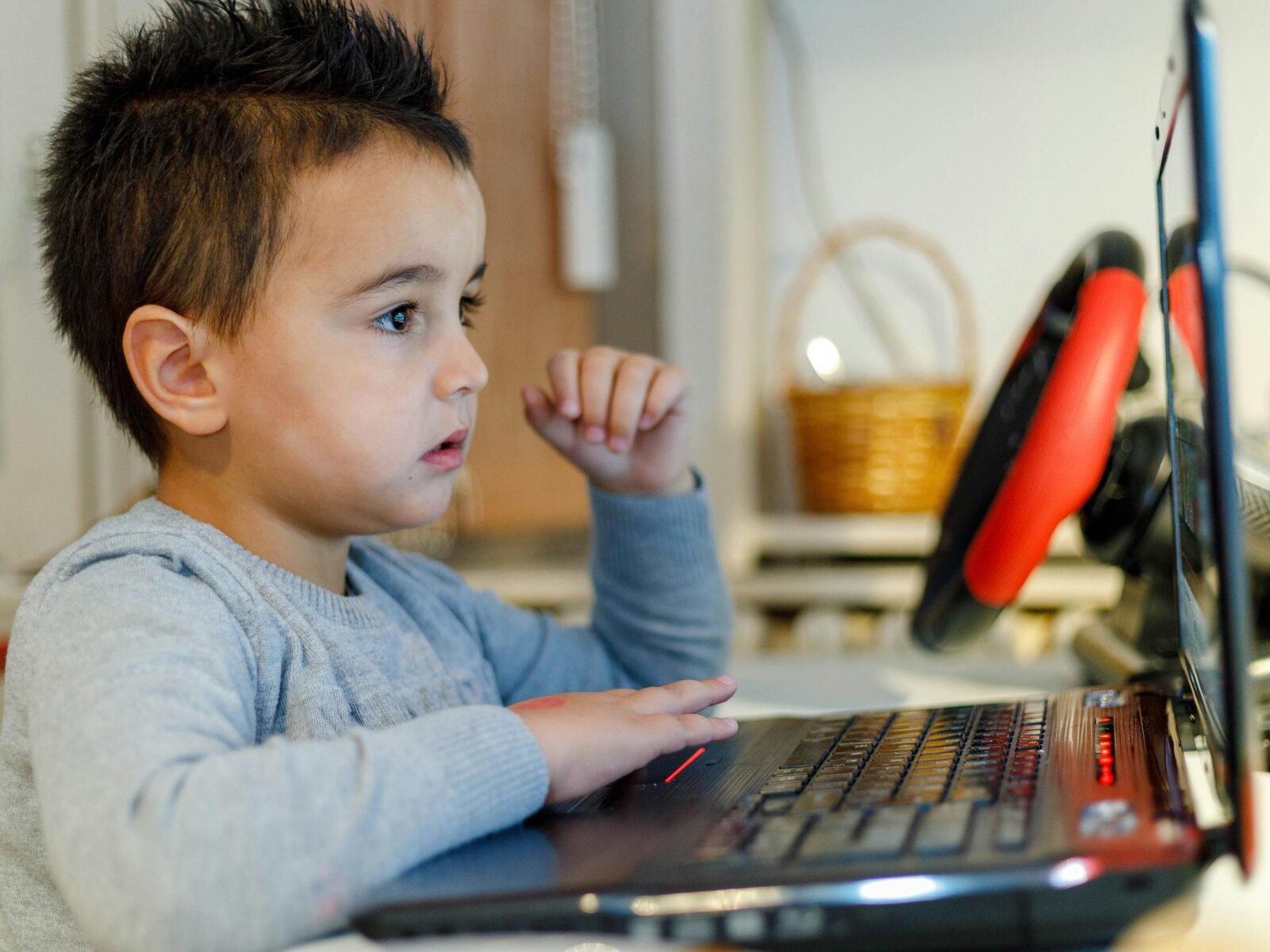Comisia Europeană, din nou la masă pentru siguranța copiilor online